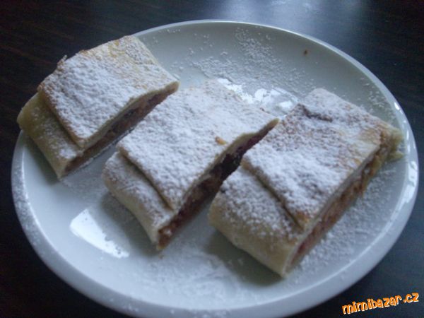 Jablečný štrůdl