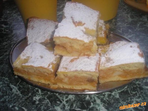 Vlhké jablečné řezy