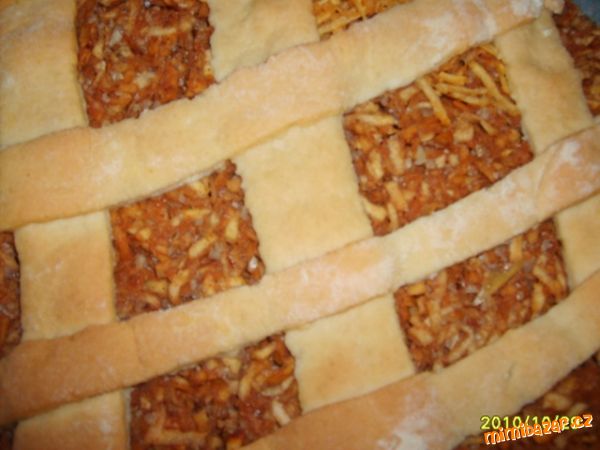 Mřížkový jablečný koláč
