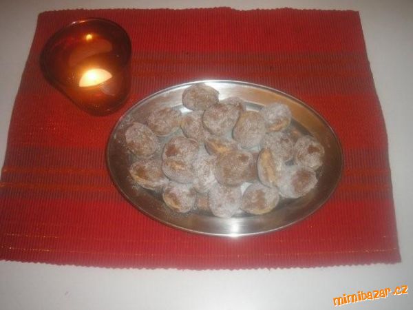 ořechy- cvičně pár kousků.-)