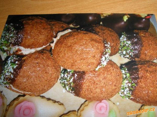 Arabelčiny plněné ořechy recept č.1 se skořicí, recept č.2 s kakaem