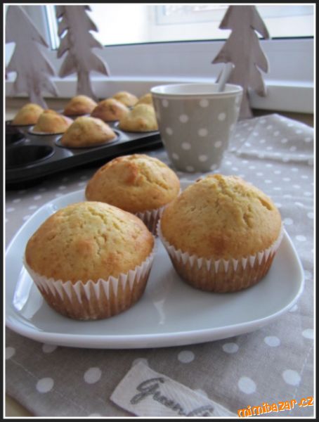 Muffiny s marcipánem a špaldovou moukou