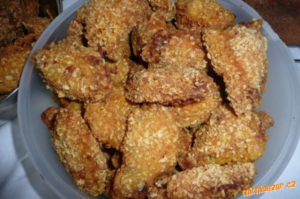 Smažená křidélka v cornflakes