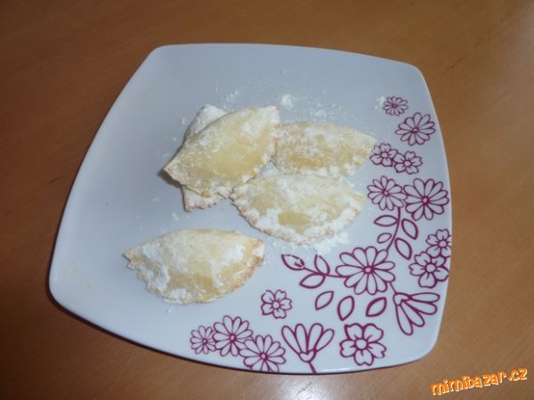 Křehké rohlíčky s tvarohem