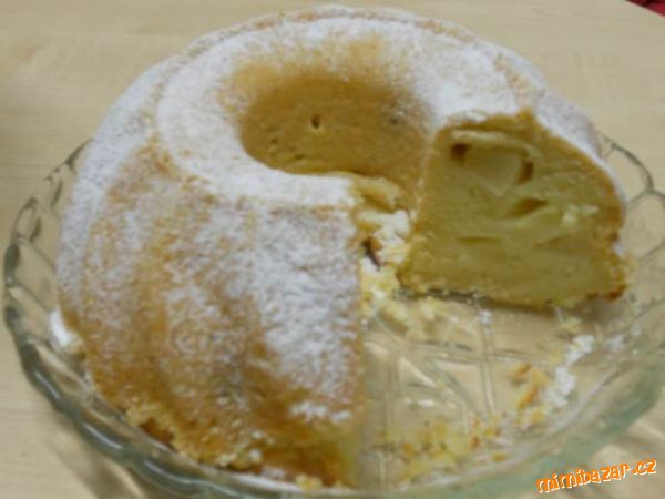 Citronová bábovka s hruškami