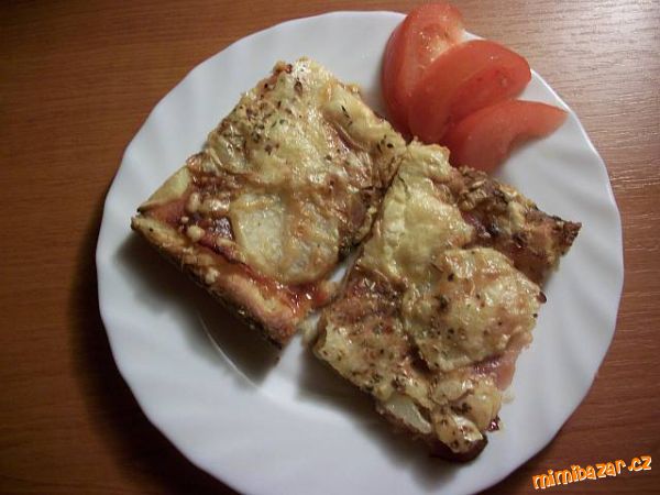 Pizza s bramborovými chipsy