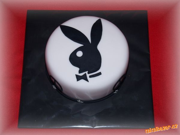 *Bíločerný Playboy*