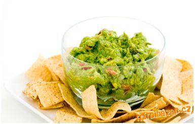 Guacamole k tortilla chipsům