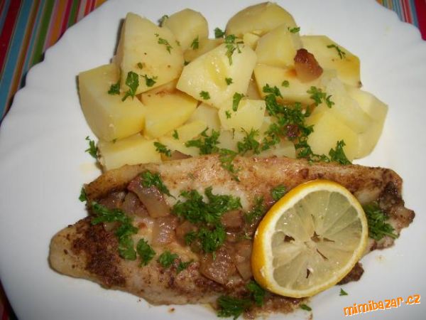 Pangas na česneku a slanině