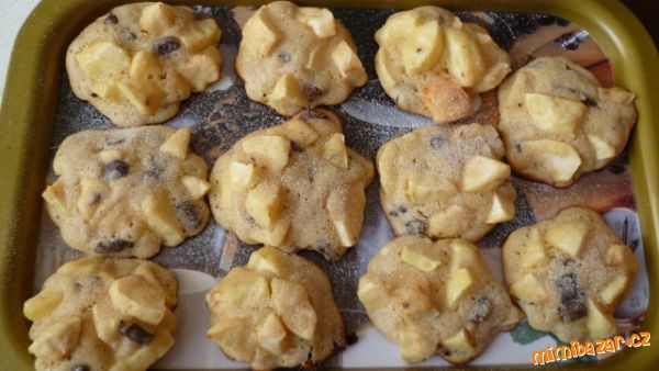 Jablečné koláčky ( 1 1/2 kg jablíček)