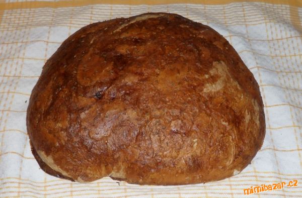 DOMÁCÍ CHLÉB