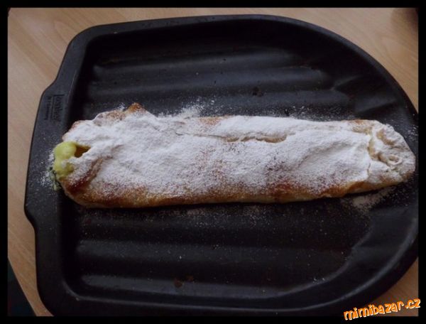 Štrůdl s pudinkem a čokoládou