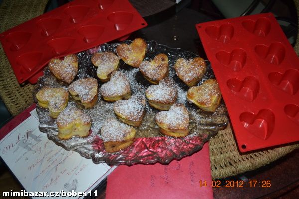 SLADKÉ PUKUŠENÍ DO SRDÍČKOVE FORMY