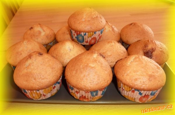 Rychlé šlehačkové muffiny s lentilkovým překvapením