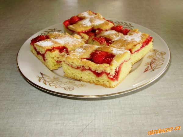 JEDNODUCHÝ MŘÍŽKOVÝ KOLÁČ