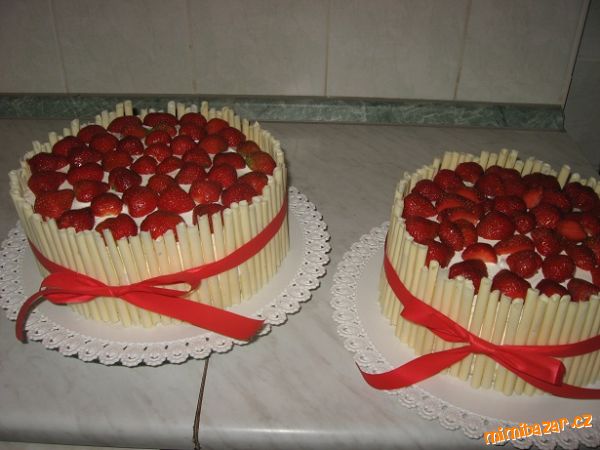 Svatební dorty a dort se šlehačkou a mascarpone