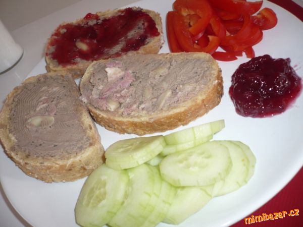 JEMNÁ KUŘECÍ PAŠTIKA - na domácí není