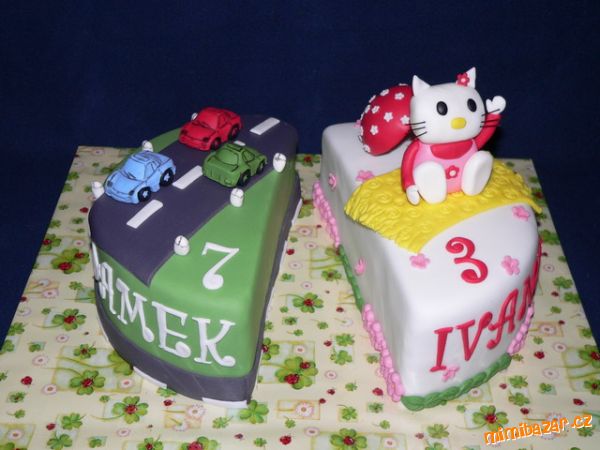 Autíčka + Hello Kitty