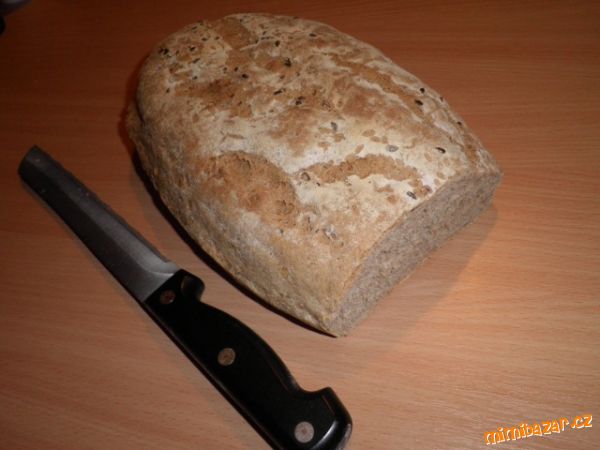 Náš oblíbený CELOZRNNÝ CHLÉB