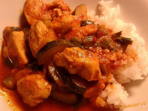 Kuřecí s chilli a cuketou