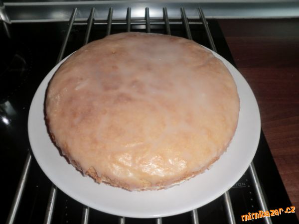 PIŠKOTOVÝ DORT S CITRONOVOU POLEVOU