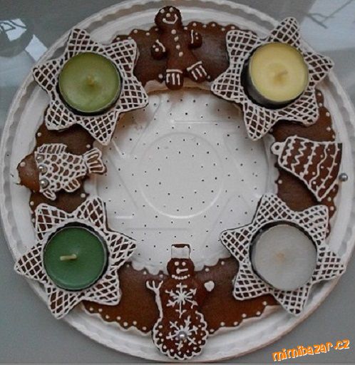 Adventní perníkový věnec