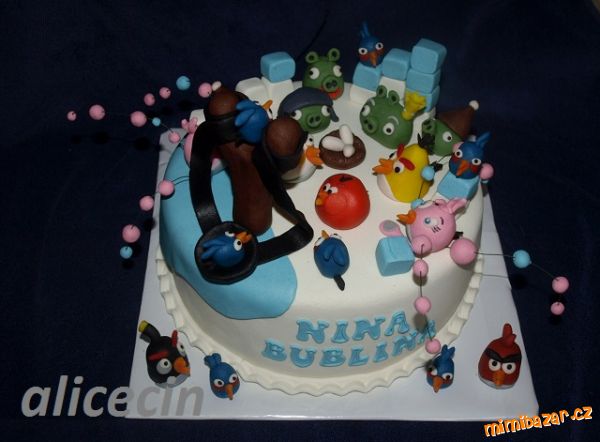 Angry birds 12, tentokrát zimní a svatební koláčky