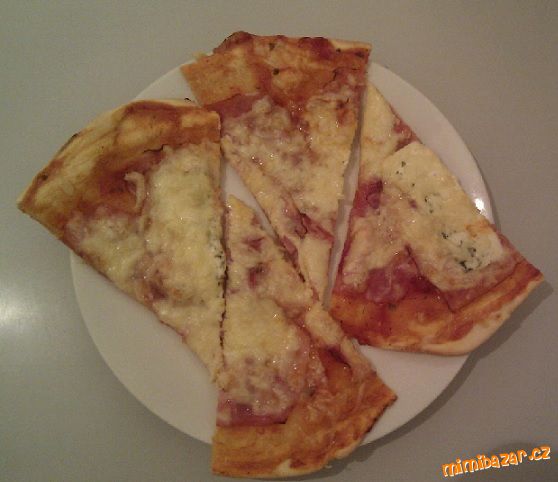 Rychlá tenká pizza