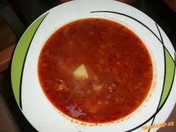 Gulášová polévka