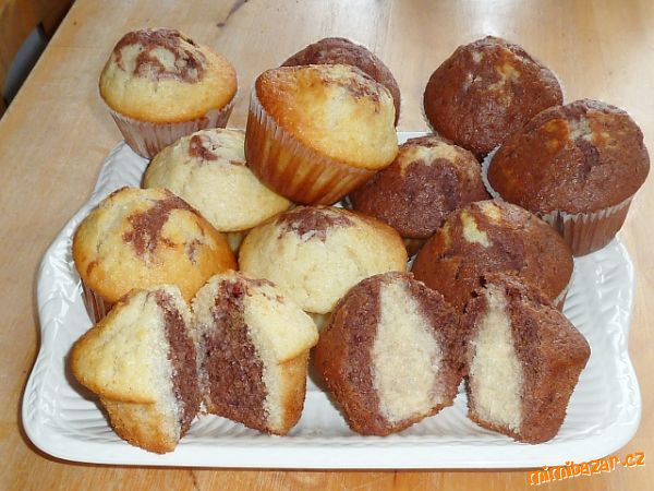 Jednoduché dvoubarevné muffins