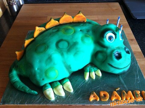 Malý dinosaurus (r.2016)
