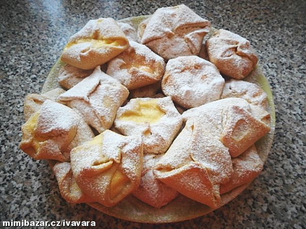 TVAROHOVÉ ŠÁTEČKY ( ze zakysané smetany )