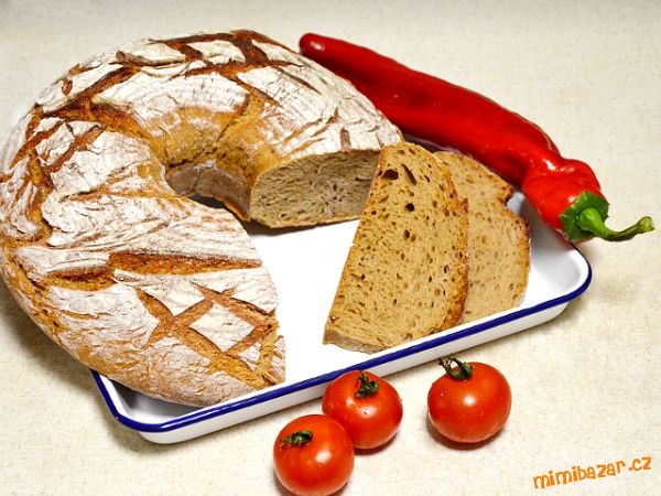 Kváskový Annin chléb s lněným semínkem z remosky