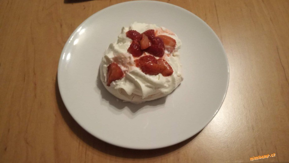 Pavlova dezert