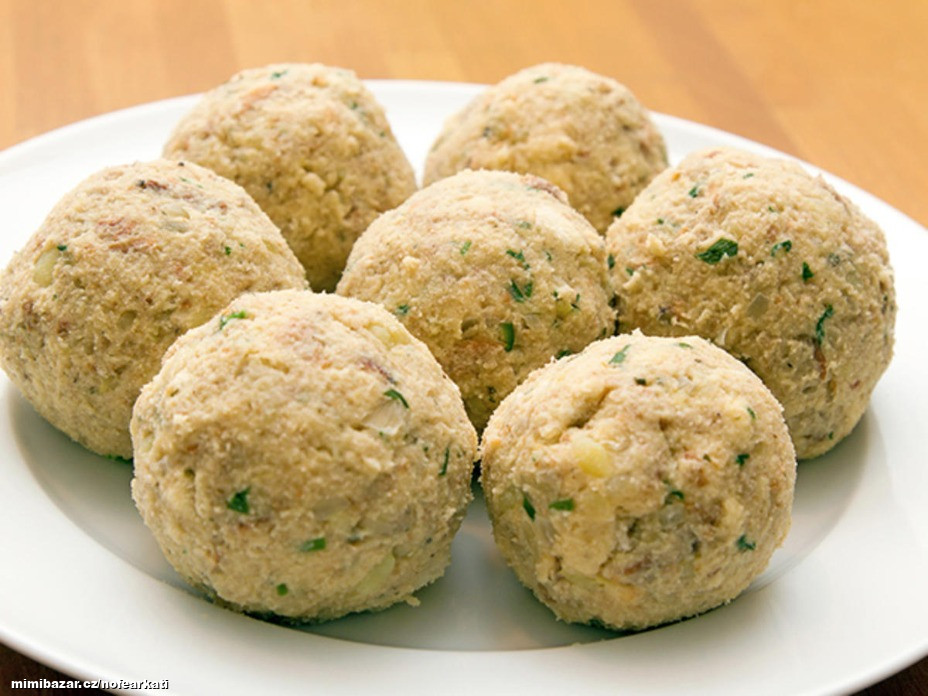 Bavorský houskový knedlík od babičky- Semmelknödel