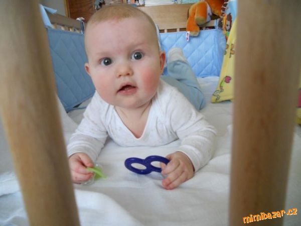 Otáčející miminko u přebalování