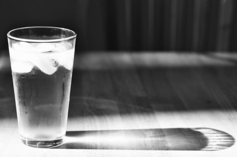 14 znamení, že nepijete dostatek vody