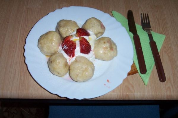 Péřové ovocné knedlíky