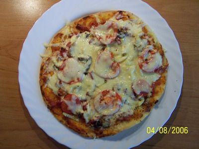 "PRAVÁ ITALSKÁ PIZZA po ČESKU " :o))