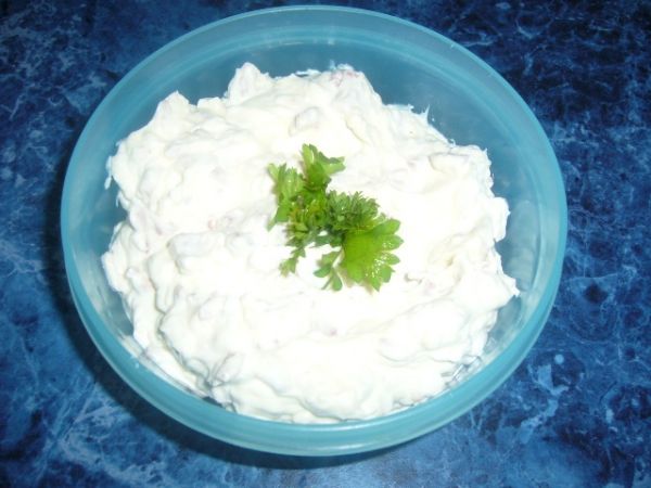 Tvarohovo - česneková pomazánka