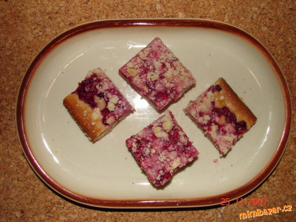 Rychlý ovocný koláč (řekla bych superrychlý ;-))