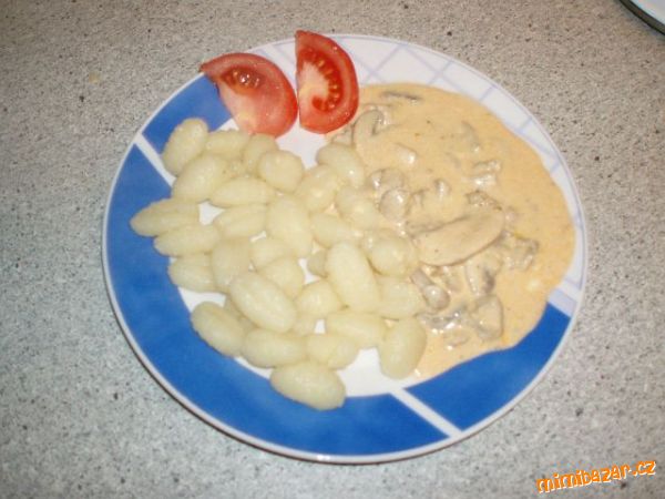 Gnocchi s kuřecím masíčkem