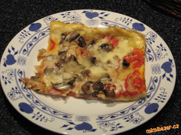 Šunkovo-žampionová pizza
