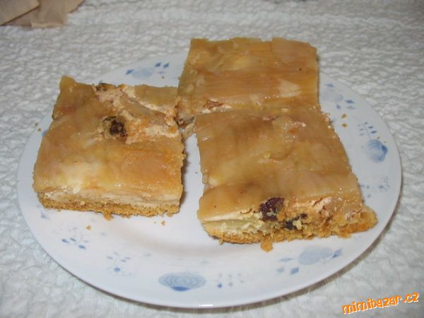Obrácený jablečný koláč