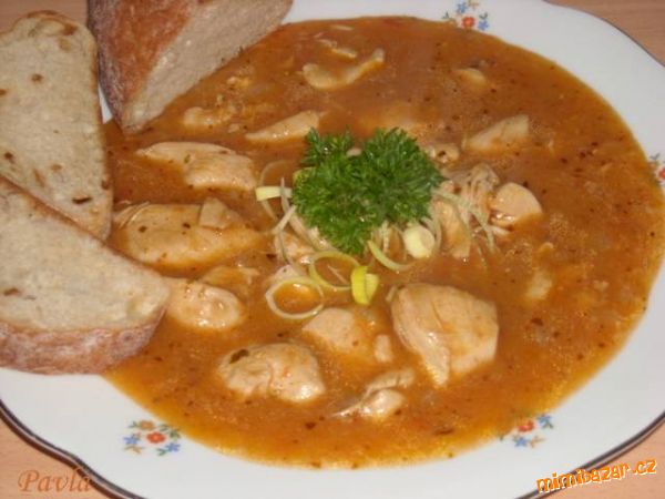 Kuřecí guláš s malým pivem- rychlovka