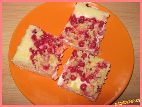 OVOCNÝ KOLÁČ