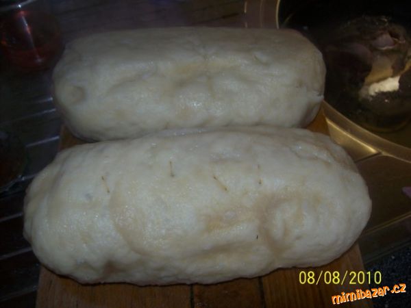 Houskové knedlíky