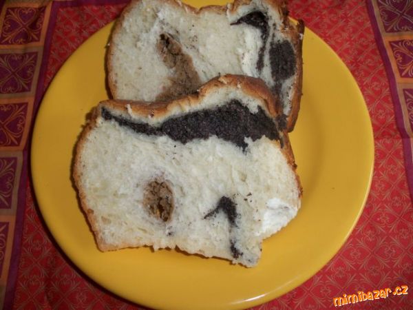 Bábovka s třemi náplněmi