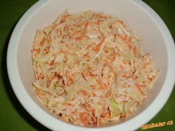 Vynikající salát coleslaw připravíte za babku plnou mísu