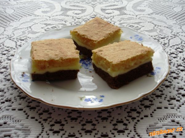 TŘÍBAREVNÉ ŘEZY Z TVAROHEM
